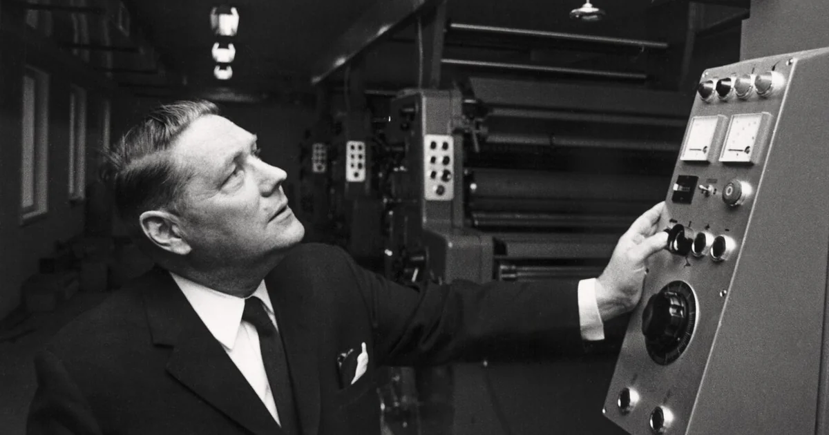 Tammisaari Printing House - Newspaper Västra Nyland. In the picture Runar Ferm at the new offset printing machine.